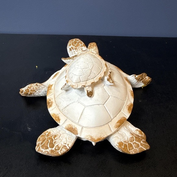 Ocean Sea Turtles Mother And Baby Albino Ivory Colored ~Figurine Statue - Picture 7 of 8